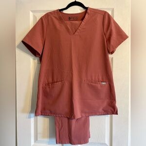 Figs Scrubs Women’s Medium - Mauve set